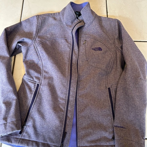 Gray silver north face rain/snow jacket size medium - Picture 2 of 3